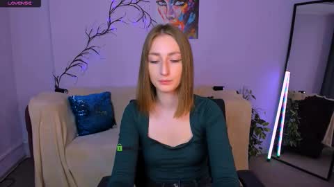 Snapshot of eva_smiith_ chatting on 09/12/25, 05:40 Eva online show from 09/12/25, 05:40