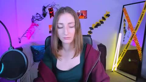 Snapshot of eva_smiith_ chatting on 10/27/25, 06:50 Eva online show from 10/27/25, 06:50