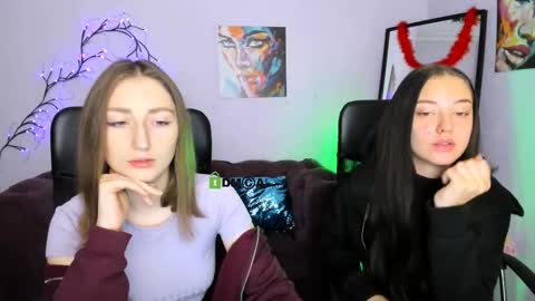 Snapshot of eva_smiith_ chatting on 12/17/25, 06:41 Eva online show from 12/17/25, 06:41