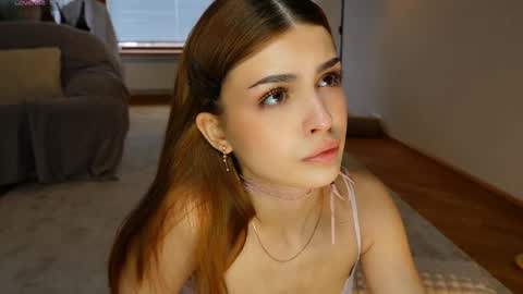 Snapshot of eva_zill_blossom chatting on 04/26/26, 07:39 Hello my name is Eva its my first day here online show from 04/26/26, 07:39