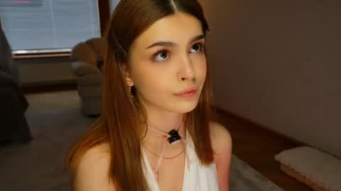 Snapshot of eva_zill_blossom chatting on 05/01/26, 08:52 Hello my name is Eva its my first day here online show from 05/01/26, 08:52