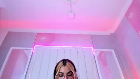 Snapshot of evaa_honey chatting on 06/11/26, 02:53 evaa_honey online show from 06/11/26, 02:53