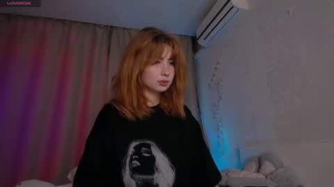 Snapshot of evaa_moonn_ chatting on 05/16/26, 01:32 Eva online show from 05/16/26, 01:32