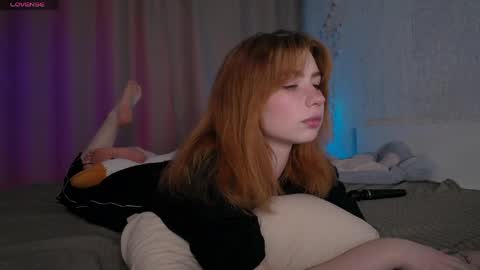Snapshot of evaa_moonn_ chatting on 05/19/26, 06:25 Eva online show from 05/19/26, 06:25