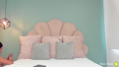 Eva online show from 09/15/25, 05:57