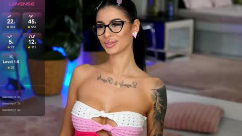 Eva  online show from 11/05/25, 05:40