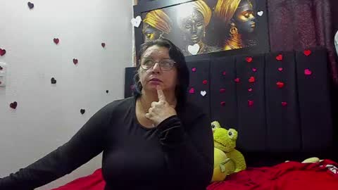 Snapshot of evaaross chatting on 06/20/26, 01:58 Eva online show from 06/20/26, 01:58