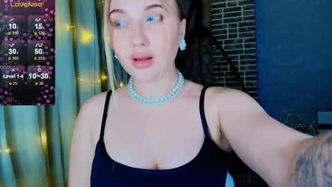 Eva  online show from 11/22/25, 12:04