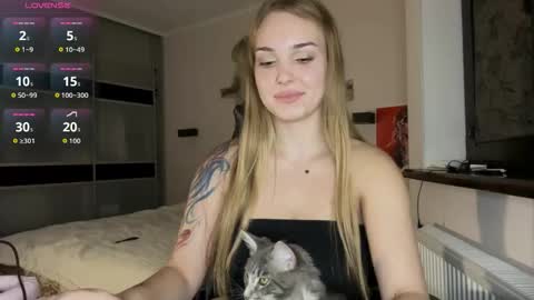 Snapshot of evacarter1 chatting on 10/03/25, 05:32 evacarter1 online show from 10/03/25, 05:32