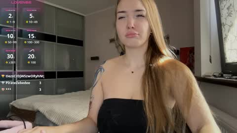 Snapshot of evacarter1 chatting on 10/04/25, 08:34 evacarter1 online show from 10/04/25, 08:34