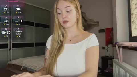 Snapshot of evacarter1 chatting on 10/08/25, 11:08 evacarter1 online show from 10/08/25, 11:08