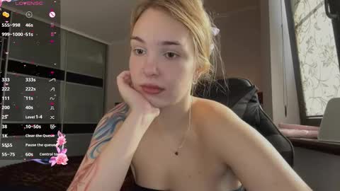 Snapshot of evacarter1 chatting on 10/19/25, 08:04 evacarter1 online show from 10/19/25, 08:04