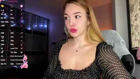 Snapshot of evacarter1 chatting on 11/11/25, 10:04 evacarter1 online show from 11/11/25, 10:04