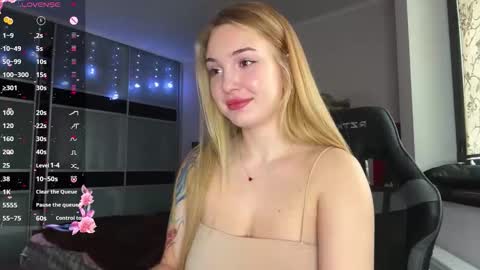 Snapshot of evacarter1 chatting on 11/18/25, 10:09 evacarter1 online show from 11/18/25, 10:09