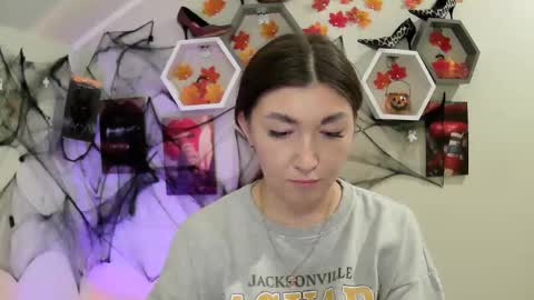 Snapshot of evachaturbatte chatting on 10/22/25, 11:10 Evachaturbatte online show from 10/22/25, 11:10