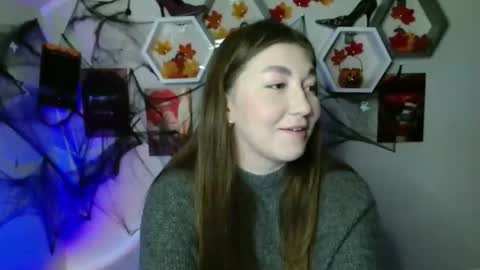 Snapshot of evachaturbatte chatting on 10/30/25, 01:23 Evachaturbatte online show from 10/30/25, 01:23