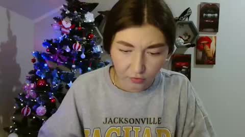 Snapshot of evachaturbatte chatting on 12/15/25, 10:08 Evachaturbatte online show from 12/15/25, 10:08