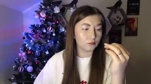 Snapshot of evachaturbatte chatting on 12/16/25, 07:35 Evachaturbatte online show from 12/16/25, 07:35