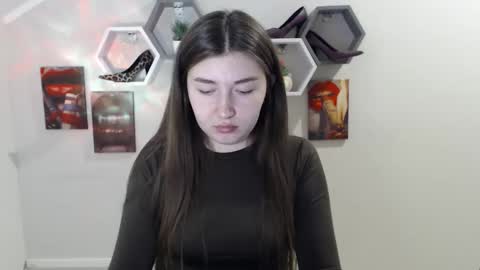 Snapshot of evachaturbatte chatting on 02/16/26, 06:15 Evachaturbatte online show from 02/16/26, 06:15