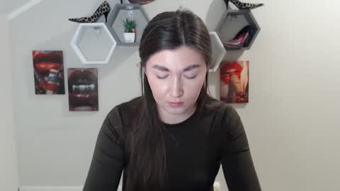 Snapshot of evachaturbatte chatting on 02/22/26, 06:06 Evachaturbatte online show from 02/22/26, 06:06