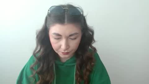 Snapshot of evachaturbatte chatting on 03/05/26, 11:28 Evachaturbatte online show from 03/05/26, 11:28