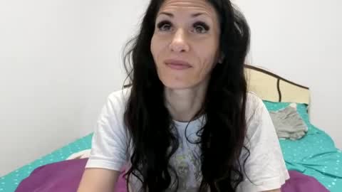 Snapshot of evacrisxxx chatting on 07/01/26, 02:35 hornycrissyyourlove online show from 07/01/26, 02:35