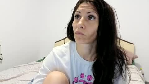 Snapshot of evacrisxxx chatting on 07/17/26, 03:13 hornycrissyyourlove online show from 07/17/26, 03:13