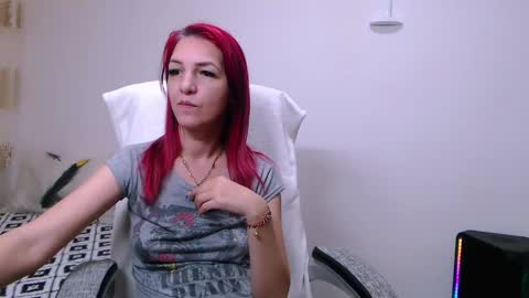Snapshot of evadesireone chatting on 06/02/26, 07:16 EvadesireONE online show from 06/02/26, 07:16
