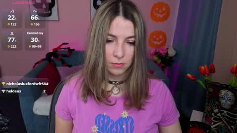 Snapshot of evafolverr chatting on 10/29/25, 07:21 Eva online show from 10/29/25, 07:21