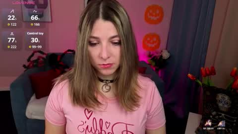 Snapshot of evafolverr chatting on 11/05/25, 07:30 Eva online show from 11/05/25, 07:30