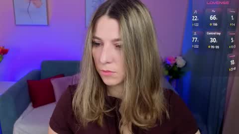 Snapshot of evafolverr chatting on 11/06/25, 07:20 Eva online show from 11/06/25, 07:20