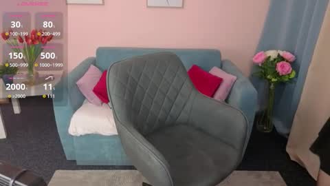 Snapshot of evafolverr chatting on 11/26/25, 07:09 Eva online show from 11/26/25, 07:09