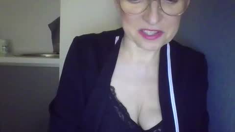 evaglad online show from 10/19/25, 06:19