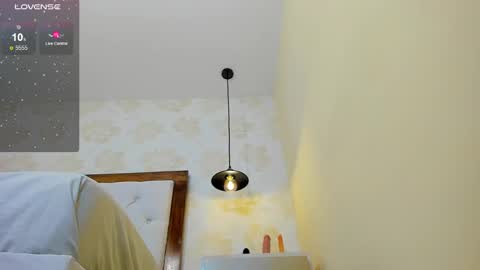 E V A  online show from 02/18/25, 05:42