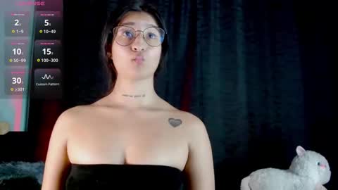 Evah Lee online show from 10/25/25, 03:58