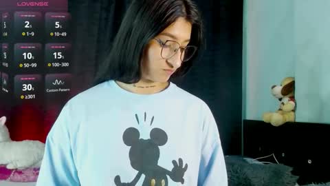 Evah Lee online show from 12/22/25, 04:09