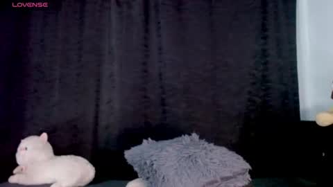 Snapshot of evah_lee chatting on 06/15/26, 01:41 Evah Lee online show from 06/15/26, 01:41