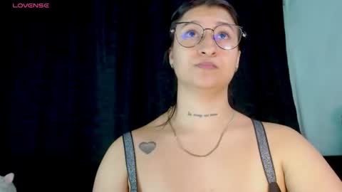 Snapshot of evah_lee chatting on 07/14/26, 03:33 Evah Lee online show from 07/14/26, 03:33