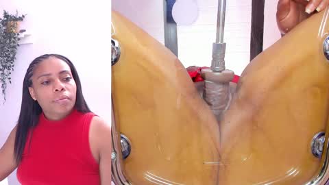 Snapshot of evahalston chatting on 02/12/25, 11:30 evahalston online show from 02/12/25, 11:30