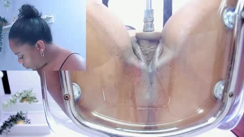 Snapshot of evahalston chatting on 10/01/25, 01:33 evahalston online show from 10/01/25, 01:33