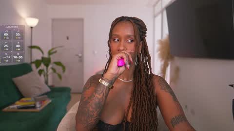 evajacksss_ online show from 02/02/25, 04:11