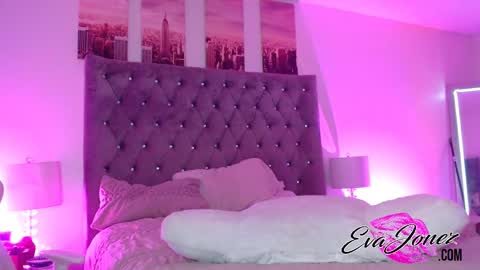 Eva online show from 09/10/25, 07:52