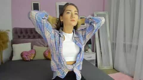 Snapshot of evalaniss chatting on 03/07/25, 04:13 Eva online show from 03/07/25, 04:13