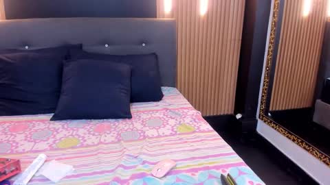 Eva online show from 12/05/25, 01:42