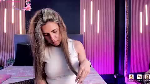 Snapshot of evaloviaa_ chatting on 07/21/26, 01:13 Eva online show from 07/21/26, 01:13