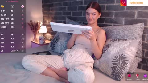 Snapshot of evamerlo chatting on 02/25/25, 09:20 Kristina online show from 02/25/25, 09:20