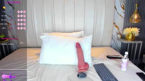 evamillins online show from 12/14/25, 04:40