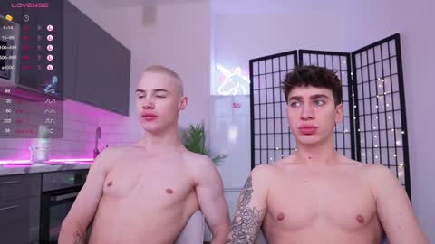 evan_white_ online show from 12/02/24, 08:09