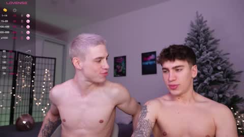 evan_white_ online show from 12/17/24, 03:39