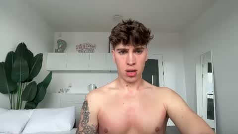 evan_white_ online show from 06/25/26, 07:46